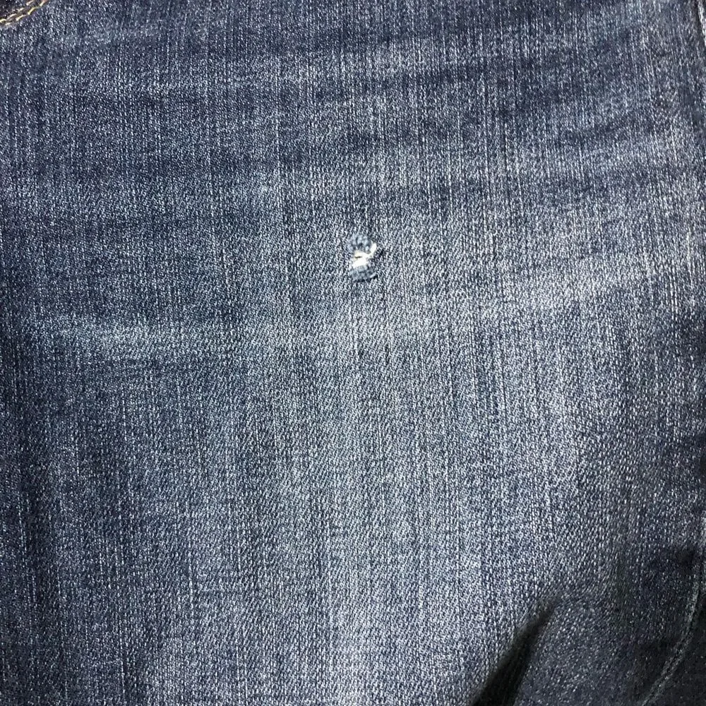 Kut from the Kloth‎ women's size 6 straight leg medium to dark wash